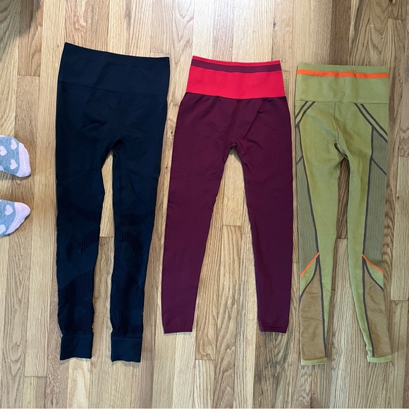 Fabletics High waisted Seamless Leggings x small, sold as multiple - Picture 2 of 4